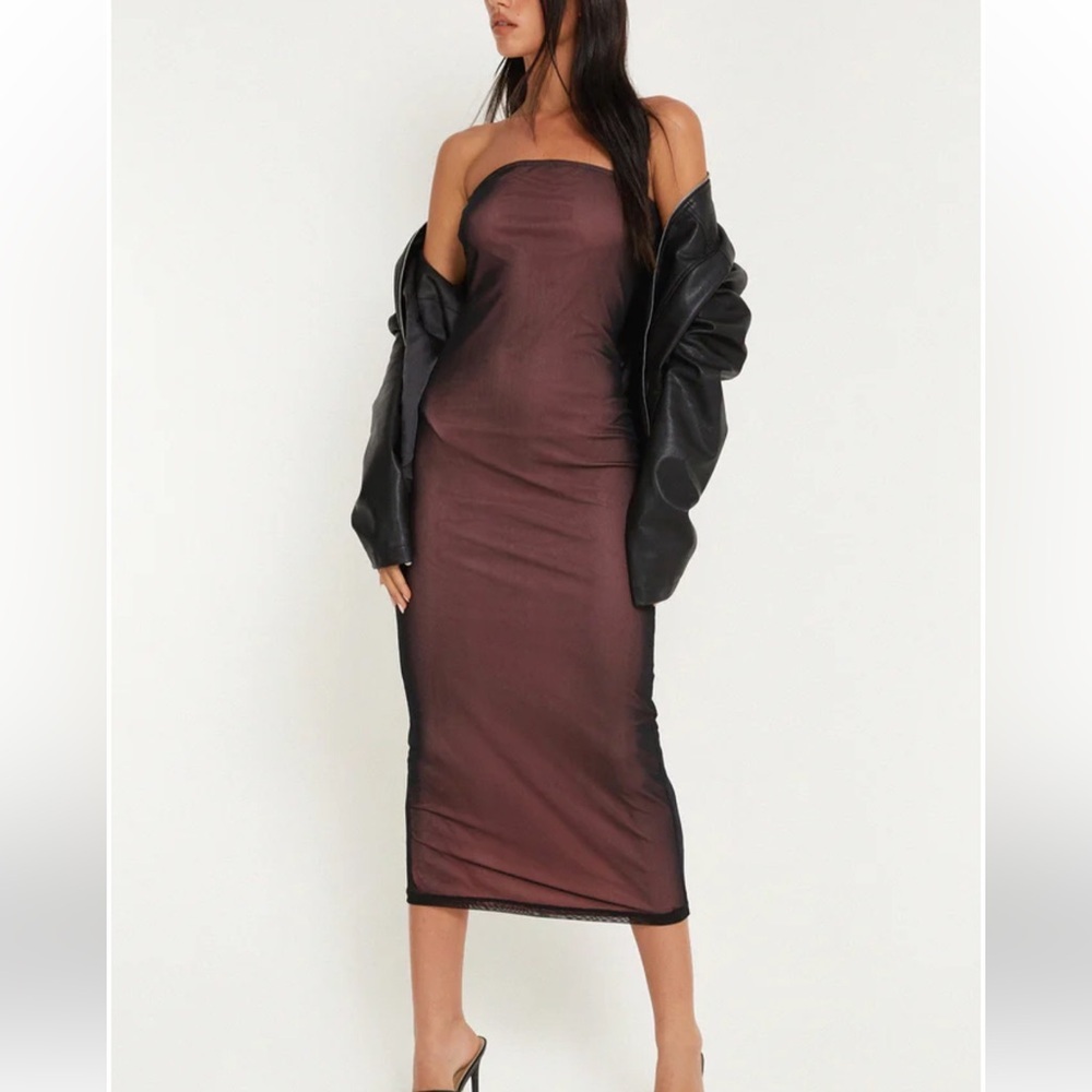 Motel Rosbandi Bandeau Midi Dress In Black
Pink Lining